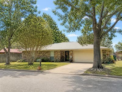 1207 Friona Street, Bowie TX 76230