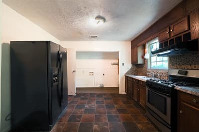 3810 Park Street, Greenville TX 75401 - Photo 4