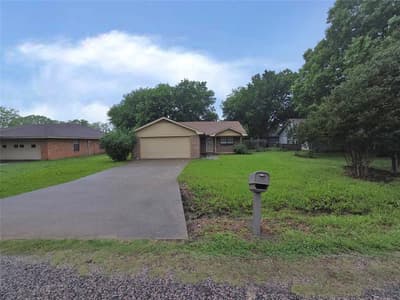 108 S Florence Street, Tioga TX 76271