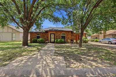 4214 Windhurst Drive, Arlington TX 76015