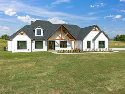 108 Bear Cat Court, Alvord TX 76225