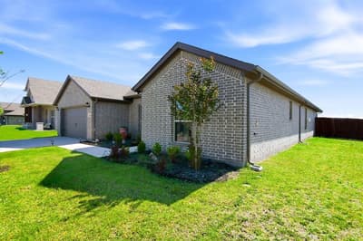420 Basalt Drive, Azle TX 76020 - Photo 2
