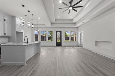 617 N DWIGHT Avenue, Dallas TX 75211 - Photo 5