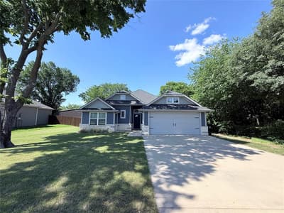 718 E Walcott Street, Pilot Point TX 76258 - Photo 2