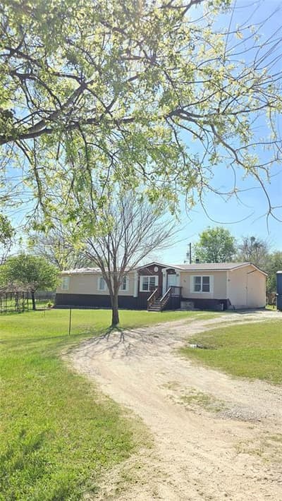 119 Enchanted Lakes Drive, Azle TX 76020