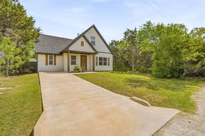 5721 San Jacinto Drive, Granbury TX 76048 - Photo 3