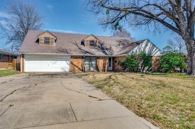 5613 Westcreek Drive, Fort Worth TX 76133 - Photo 2