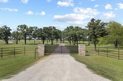 10701 Osburn Road, Pilot Point TX 76258 - Photo 2