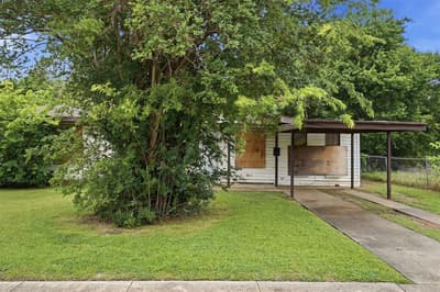3408 S Hughes Avenue, Fort Worth TX 76119