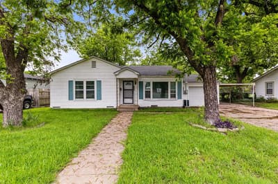 2700 Briarwood Lane, Bellmead TX 76705