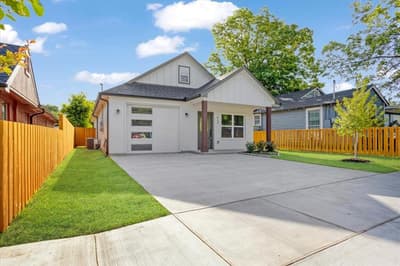 413 N Colbert Avenue, Sherman TX 75090 - Photo 2