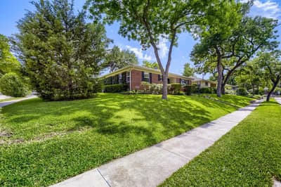 11016 Lippitt Avenue, Dallas TX 75218 - Photo 2