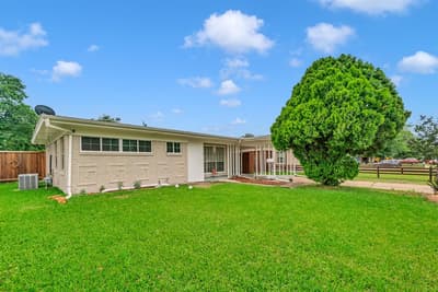 1614 Briarwood Lane, Irving TX 75061