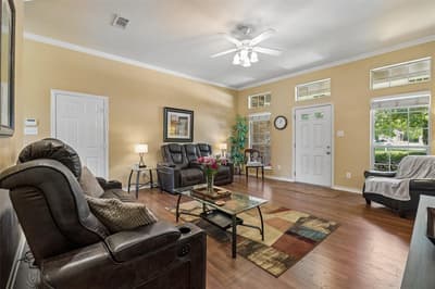 621 W Windsor Drive, Denton TX 76207 - Photo 4