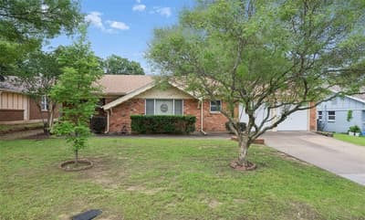 1607 Windlea Drive, Euless TX 76040 - Photo 2