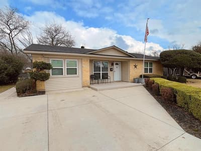 905 Miranda Drive, Mesquite TX 75149 - Photo 2