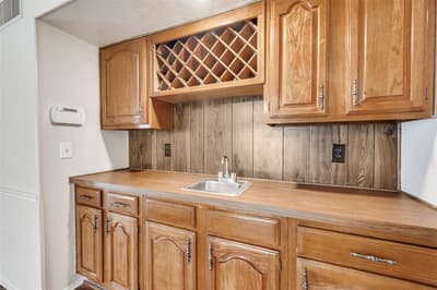 4708 Woodfield Drive, Arlington TX 76016 - Photo 5