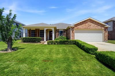 209 Broken Arrow, Krum TX 76249