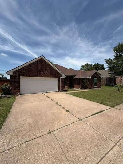 906 busby, Cedar Hill TX 75104 - Photo 2