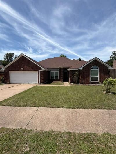 906 busby, Cedar Hill TX 75104
