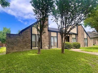 9931 Chimney Hill Lane, Dallas TX 75243 - Photo 2