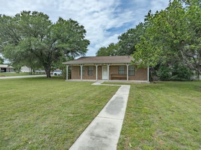 308 Oakwood Street, Chico TX 76431 - Photo 2