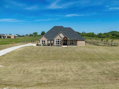 105 Carls Court, Boyd TX 76023 - Photo 4