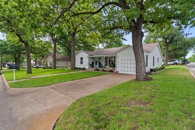 119 W Akard Street, Weatherford TX 76086