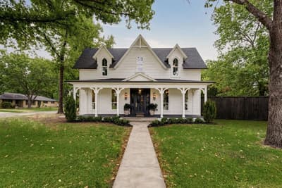 300 E Division Street, Pilot Point TX 76258