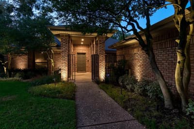 14913 Oaks North Drive, Addison TX 75254 - Photo 3
