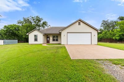 263 E Cougar Lane, China Spring TX 76633