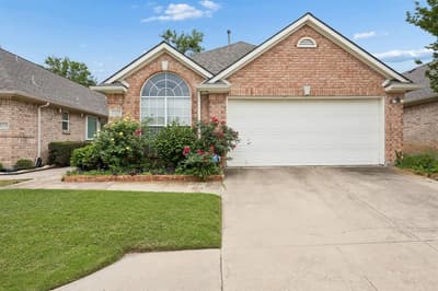 2232 Wembley Wood Lane, Bedford TX 76022