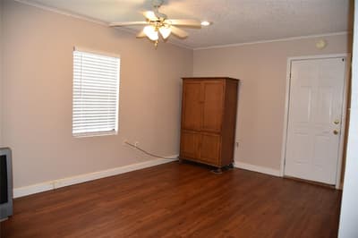 2521 W 5th Avenue, Corsicana TX 75110 - Photo 4
