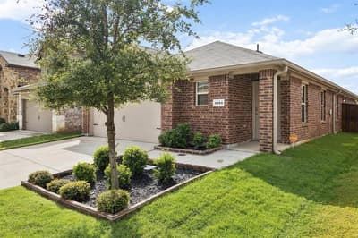 1034 Old Oaks Drive, Forney TX 75126 - Photo 2