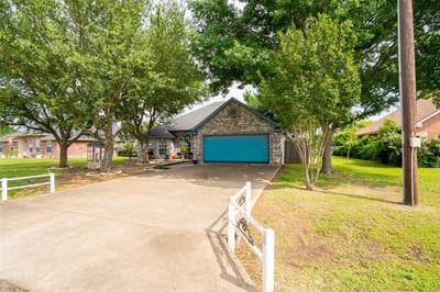 623 Newlin Lane, Granbury TX 76048 - Photo 2