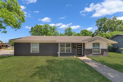 821 Lovers Lane, Grapevine TX 76051 - Photo 2