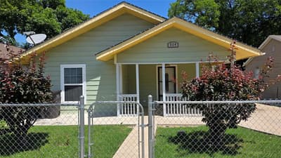 524 W Broadus Avenue, Fort Worth TX 76115