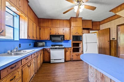 700 N 3rd Street, McGregor TX 76657 - Photo 5