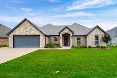 6620 Pinehurst Drive, Granbury TX 76049