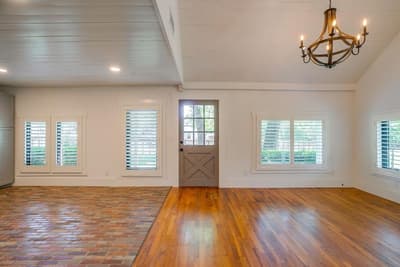 606 E Moore Street, Granbury TX 76048 - Photo 4