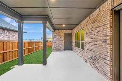 2114 Spotted Fawn Drive, Arlington TX 76005 - Photo 2