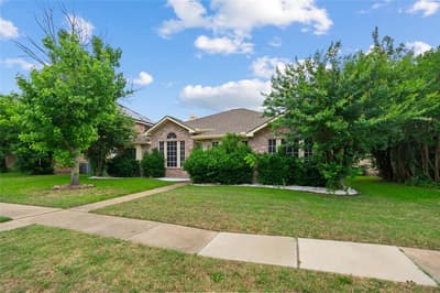 2726 Crosslands Drive, Garland TX 75040 - Photo 2