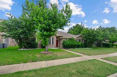 2726 Crosslands Drive, Garland TX 75040 - Photo 3