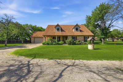 108 S Walnut Street, Roanoke TX 76262