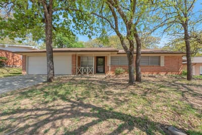 33 Somerset Terrace, Bedford TX 76022