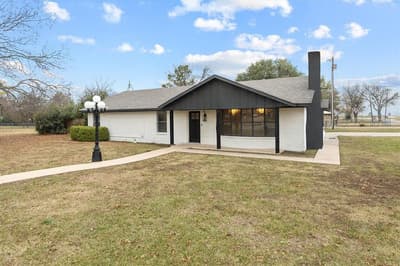312 E Cottonwood Street, Leonard TX 75452
