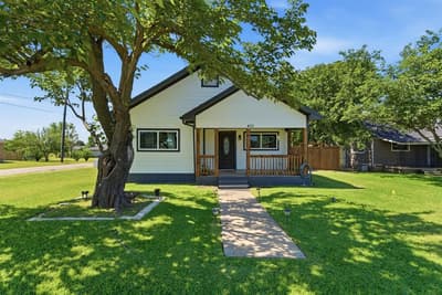 401 W Mesquite Street, Gunter TX 75058