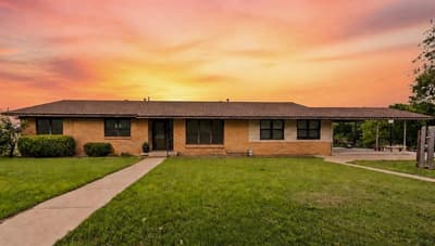 608 W Spring Street, West TX 76691