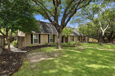 3812 Lands End Street, Fort Worth TX 76109 - Photo 2