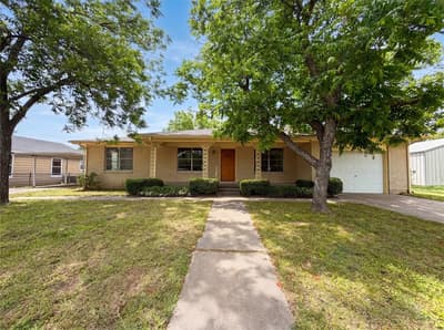 205 W Decatur Street, Chico TX 76431